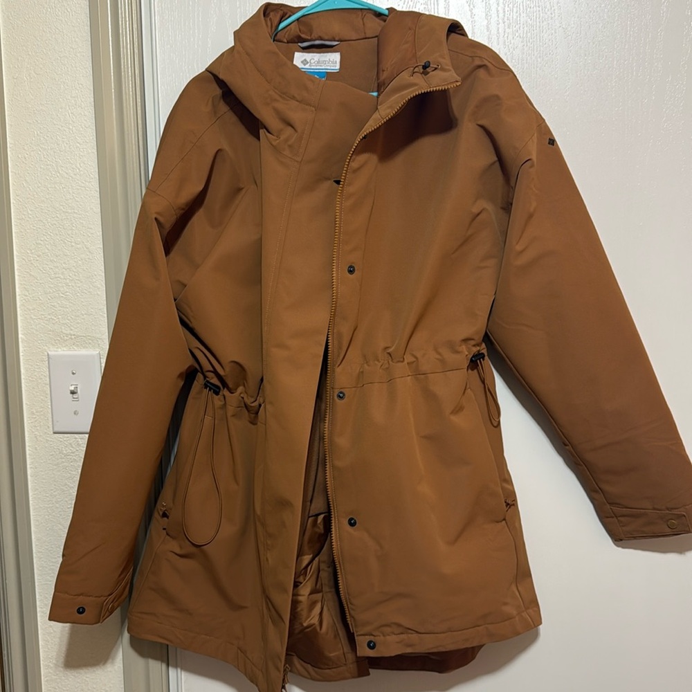 Columbia long brown/tan coat
Venture day insulated jacket